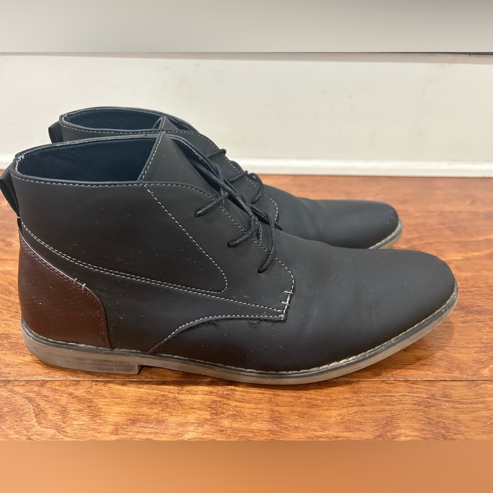 - Size 10 1/2 Deer Stags Boots with Memory Foam